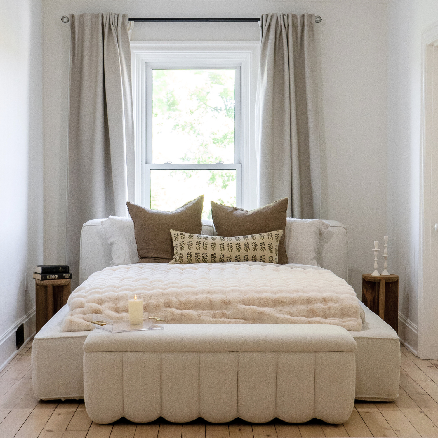 Dupont Upholstered Platform Bed - Mellow Ivory - Image 6