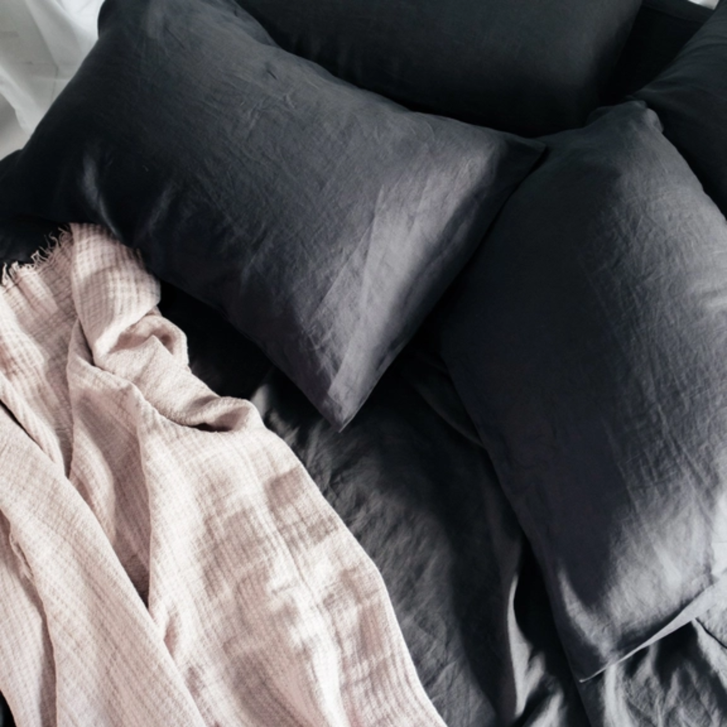 Timmins Dark Grey Linen Sheet Set - Image 4